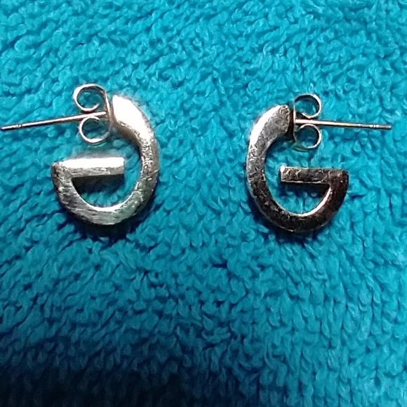 Goldtone post pierced earrings - Picture 4 of 4